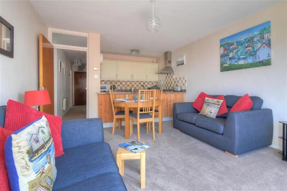4 Bay View Court