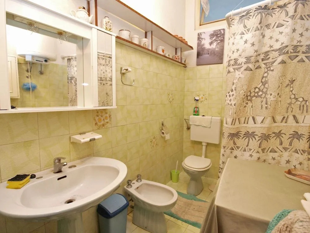 Apartment 1050