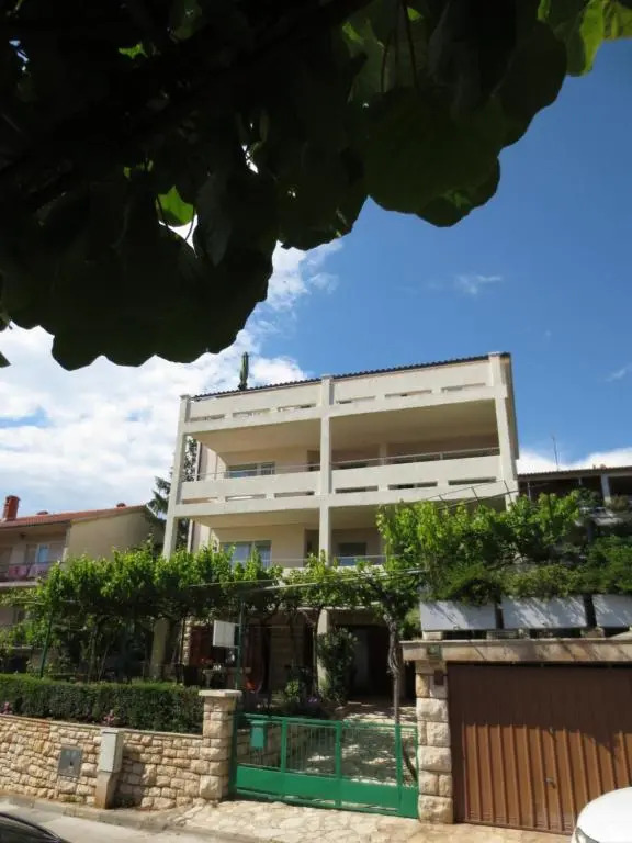 Apartment Petrinic V