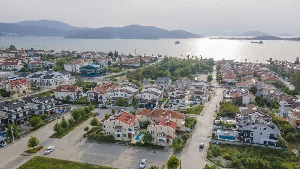 Sahile Yakın Havuzlu Villa 6+2 kişilik