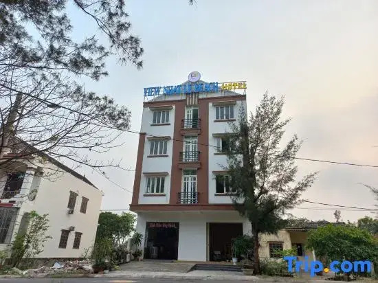 View Nhat Le Beach Hotel