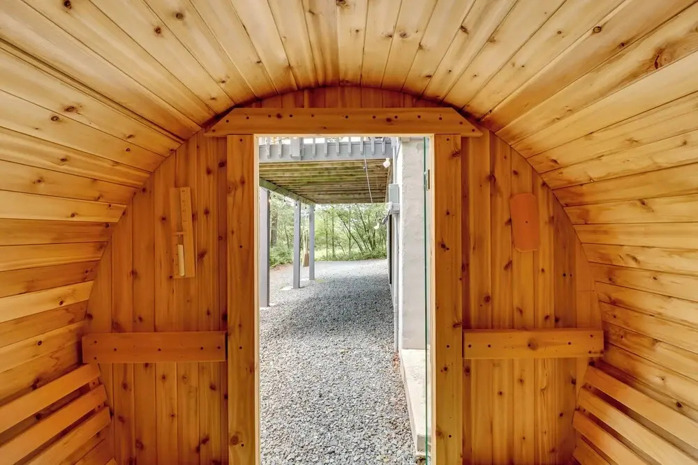 Hot Tub, Fire Pit & Barrel Sauna: Poconos Abode