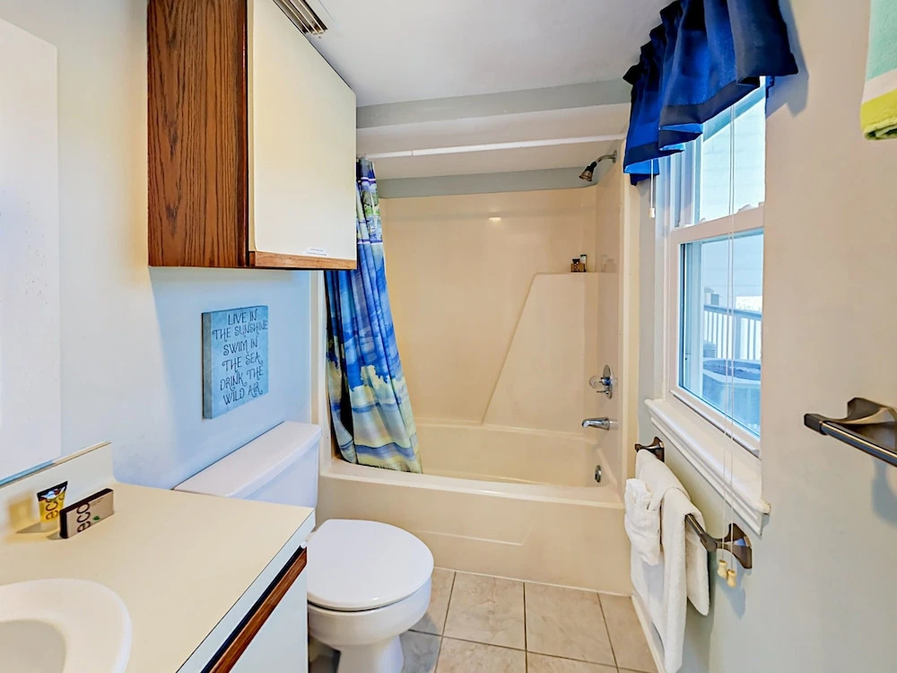 17601 San Luis Pass Road Home - 3 Br townhouse by RedAwning