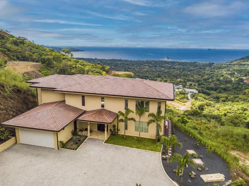 Casa Vista del Rey- A 5 Bedroom Ocean View luxury home LJ11
