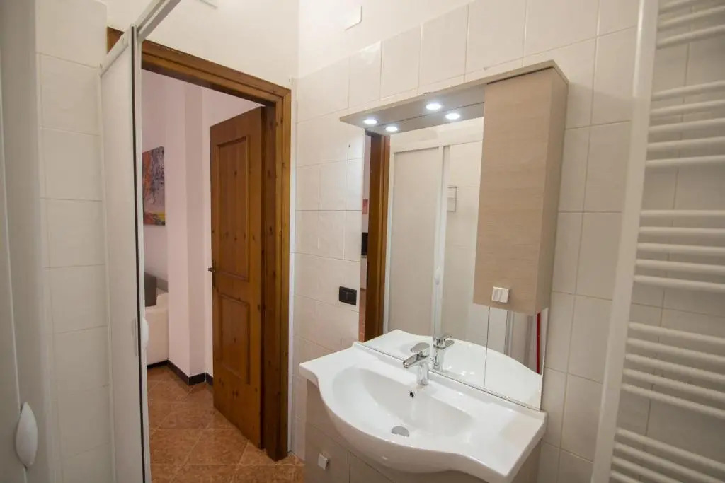 Monolocale nelle mura antiche a 80 mt dal mare
