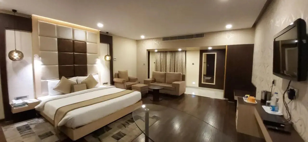 The Boulevard Hotel