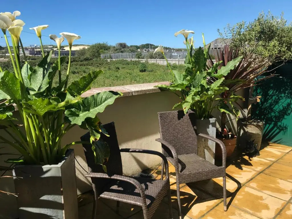 Modern apartment with stunning views, close to amenities and St Ives