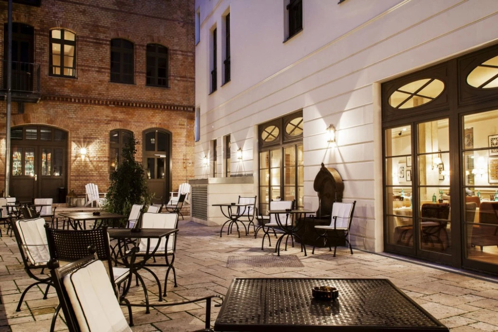 Monbijou Hotel