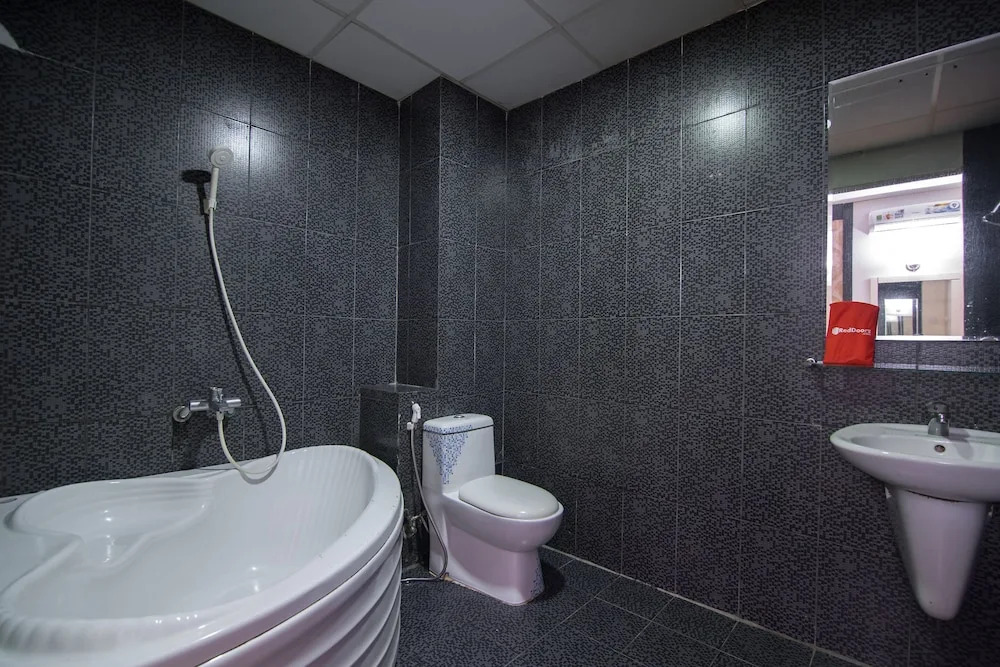 RedDoorz Plus near Tan Dinh Market 2
