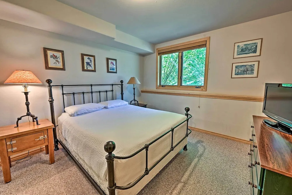 Mountain Home With Decks, Walk to Gondola