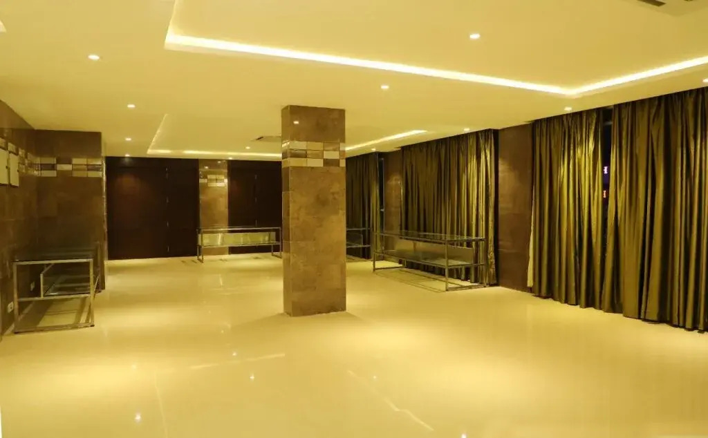 Azeez Avenue hotel