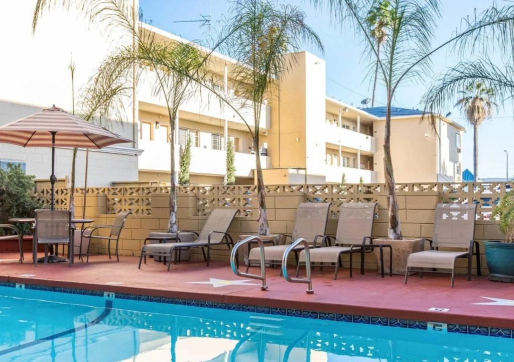 Comfort Inn Near the Sunset Strip