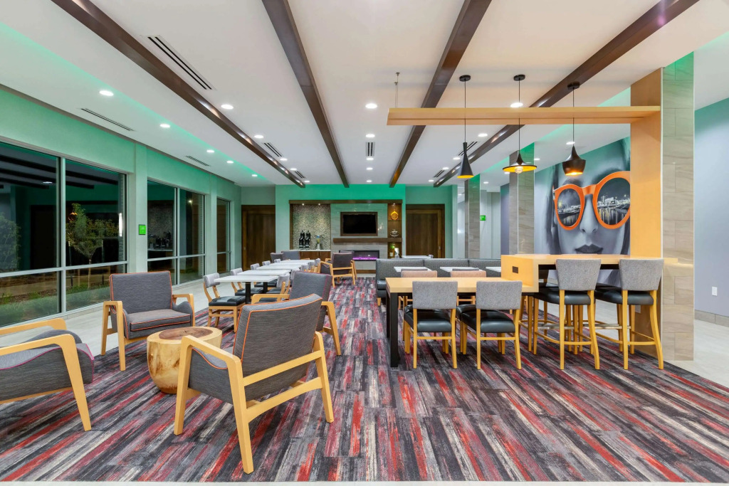 La Quinta by Wyndham Altoona Des Moines