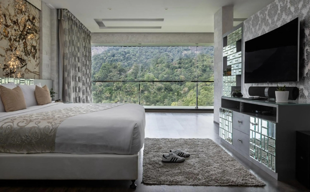 The Panoramic Getaway