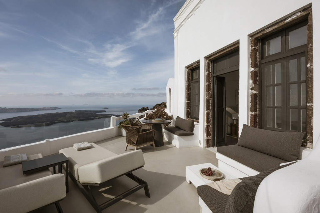 Aqua Luxury Suites