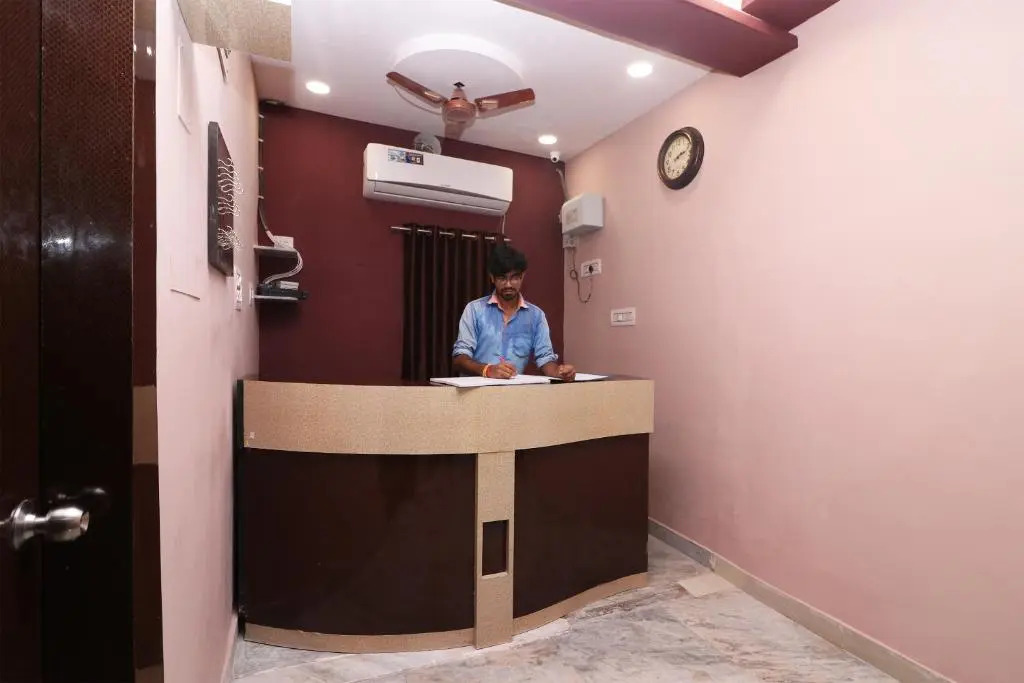 OYO 15722 Hotel Padmavati