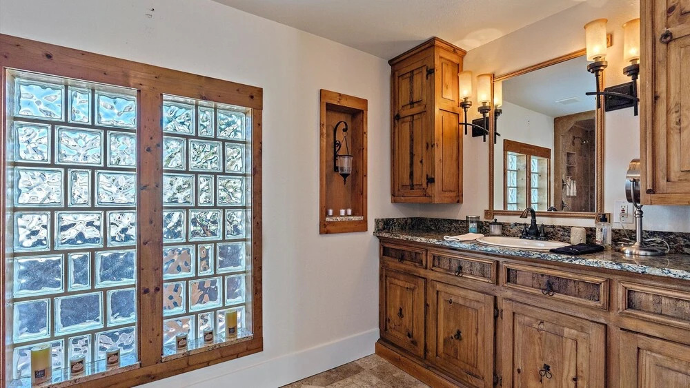 Decked Out On Marbury 4 Bedroom Home by RedAwning