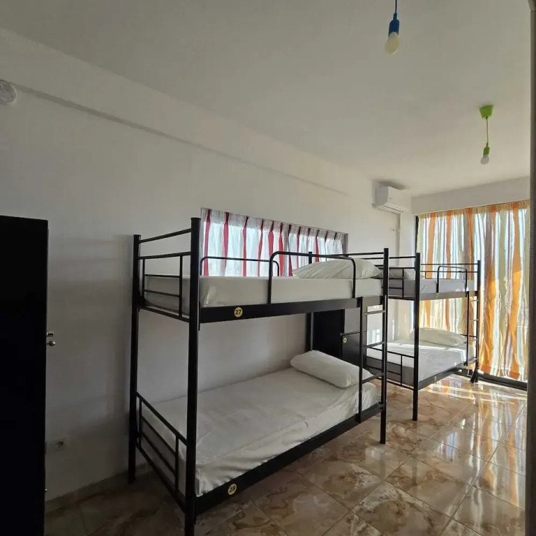 Lazy Roo Hostel Saranda