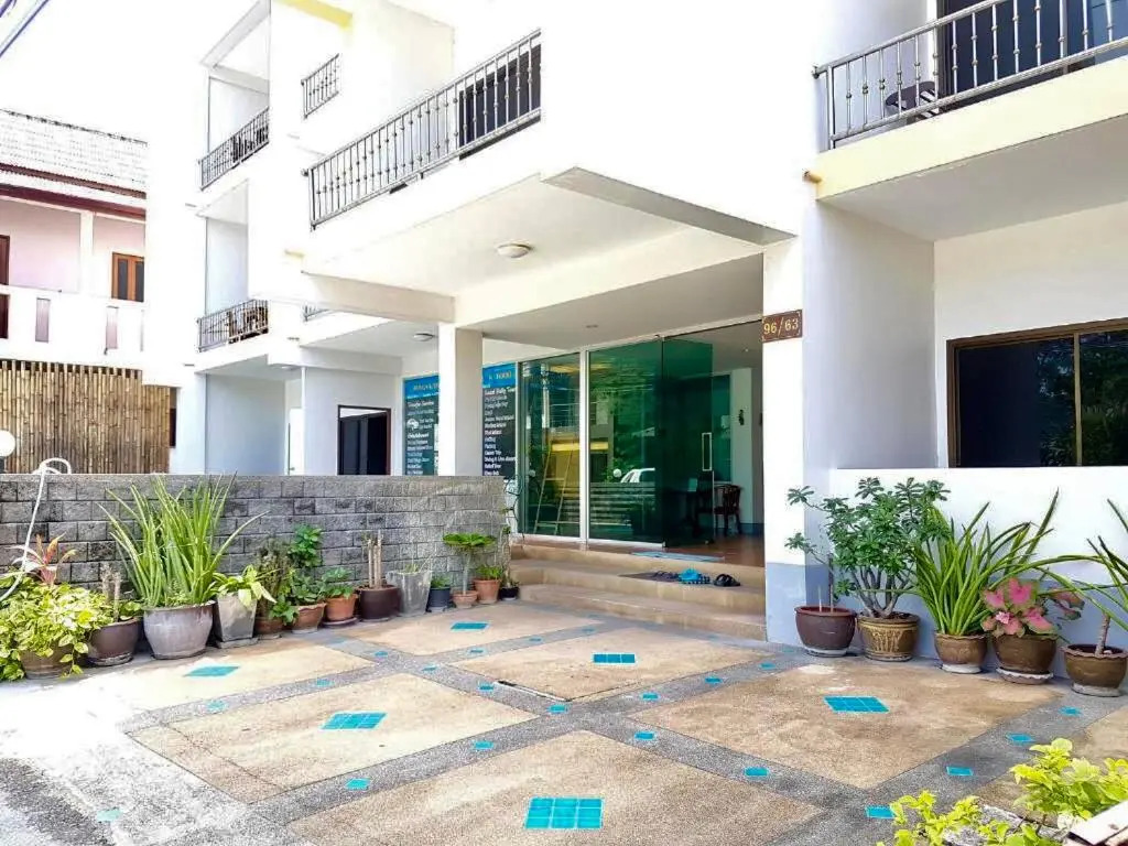 Dengs kamala beach Guesthouse
