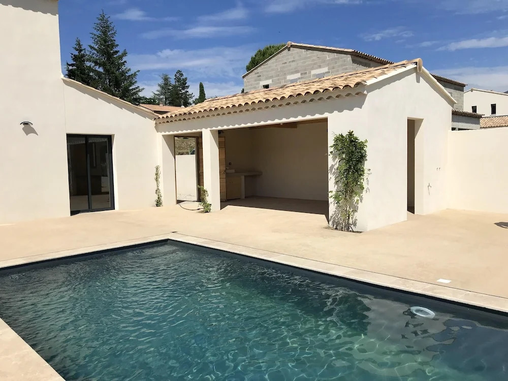 Villa with 4 Bedrooms in Malaucène, with Private Pool, Enclosed Garden And Wifi