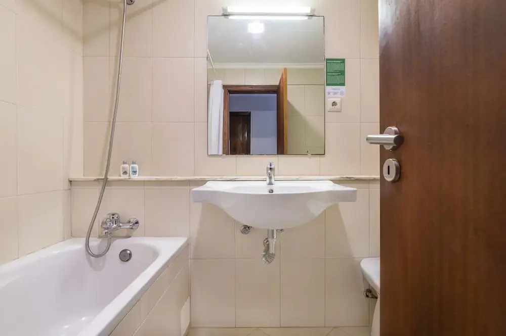 Pé do Lago 1 Bedroom Apartment with Pool