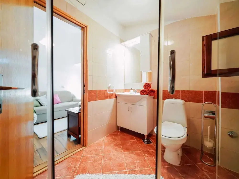 Charming 2-bed Apartment