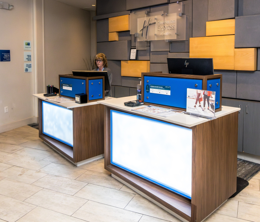 Holiday Inn Express & Suites Downtown Louisville by IHG