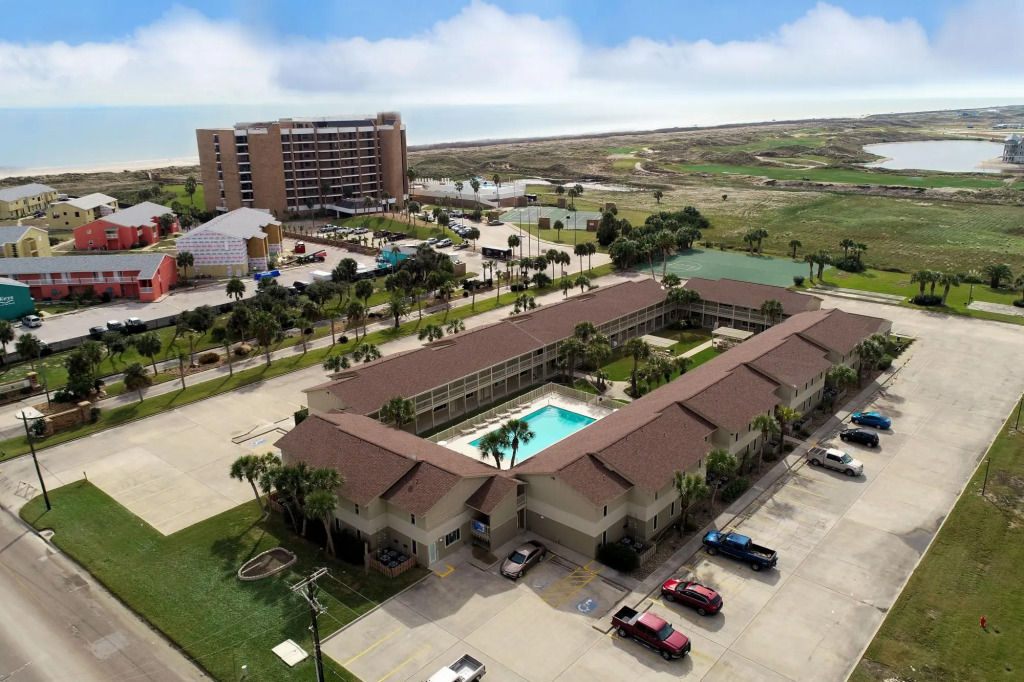 Courtyard #122 in Port Aransas