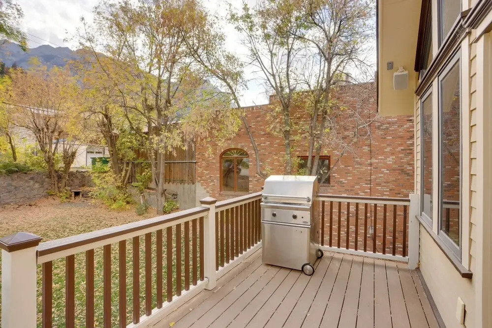 On Main Street: Ouray Getaway w/ Mountain Views!