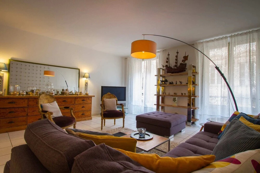 Spacious T3 of 150m2 - Place des Quinconces