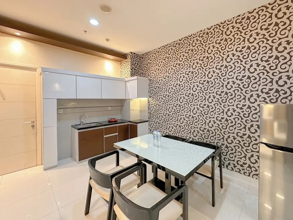2Br Apartment Near Tunjangan Plaza In City Center At Trillium Residence
