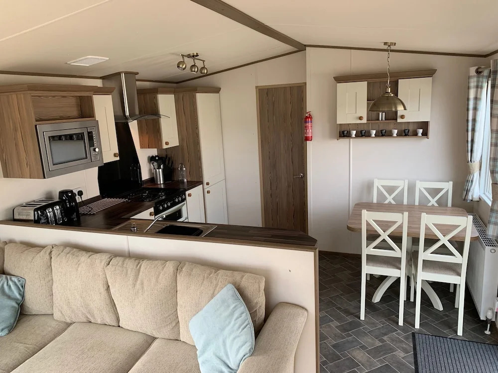 Beautiful 2-bed Caravan in Stratford-upon-avon