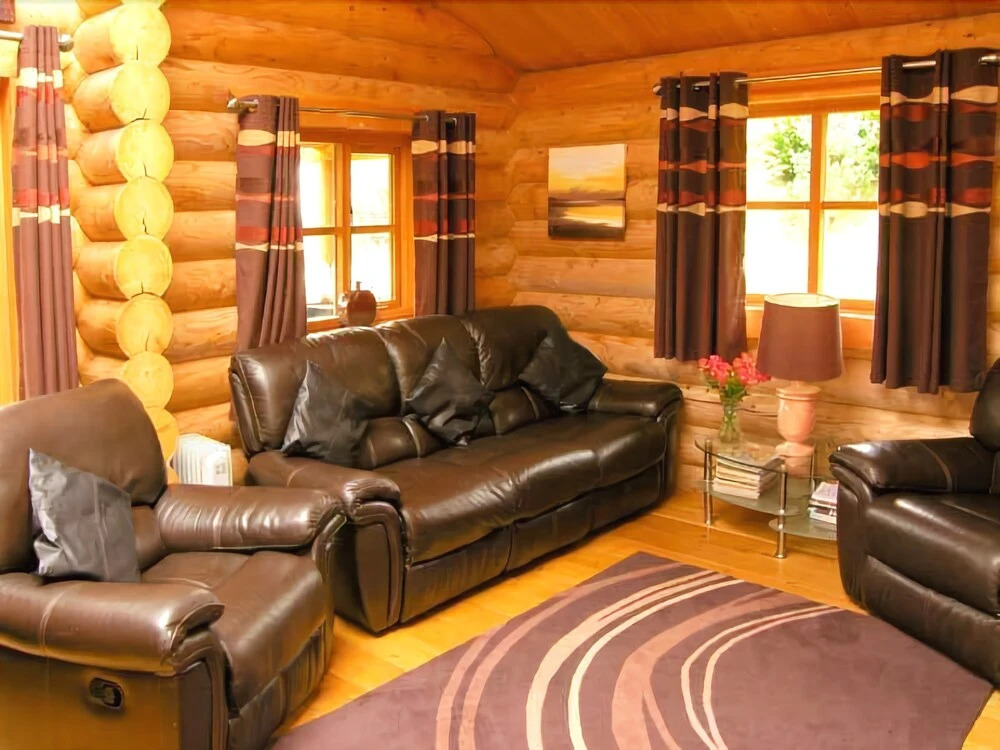 Cedar Log Cabin, Brynallt Country Park