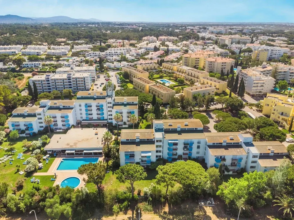 1BR Apartment with Pool at Lago Azul