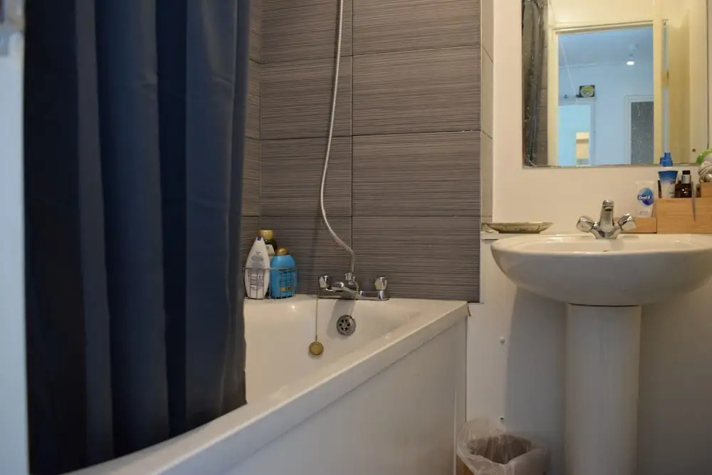2 Bedroom Apartment Near Central London