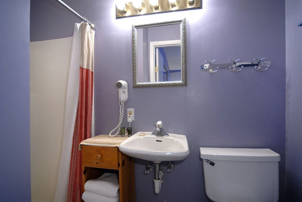 Purple Mountain Bed & Breakfast & Spa
