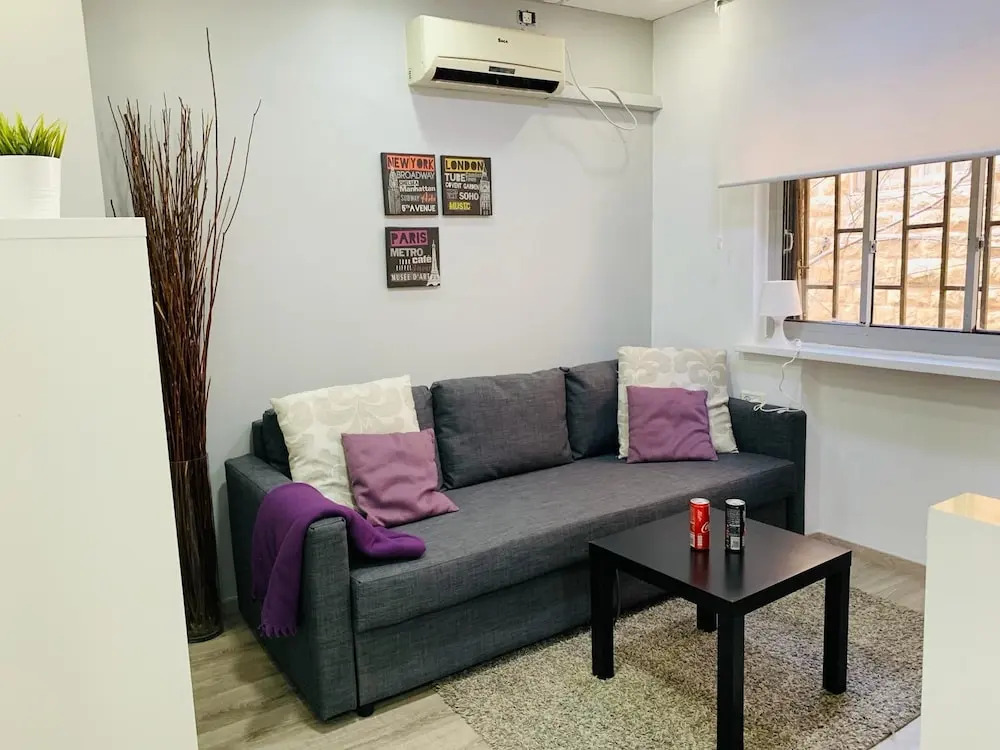 Keren Kayemet Rehavia 1BR Apart for4
