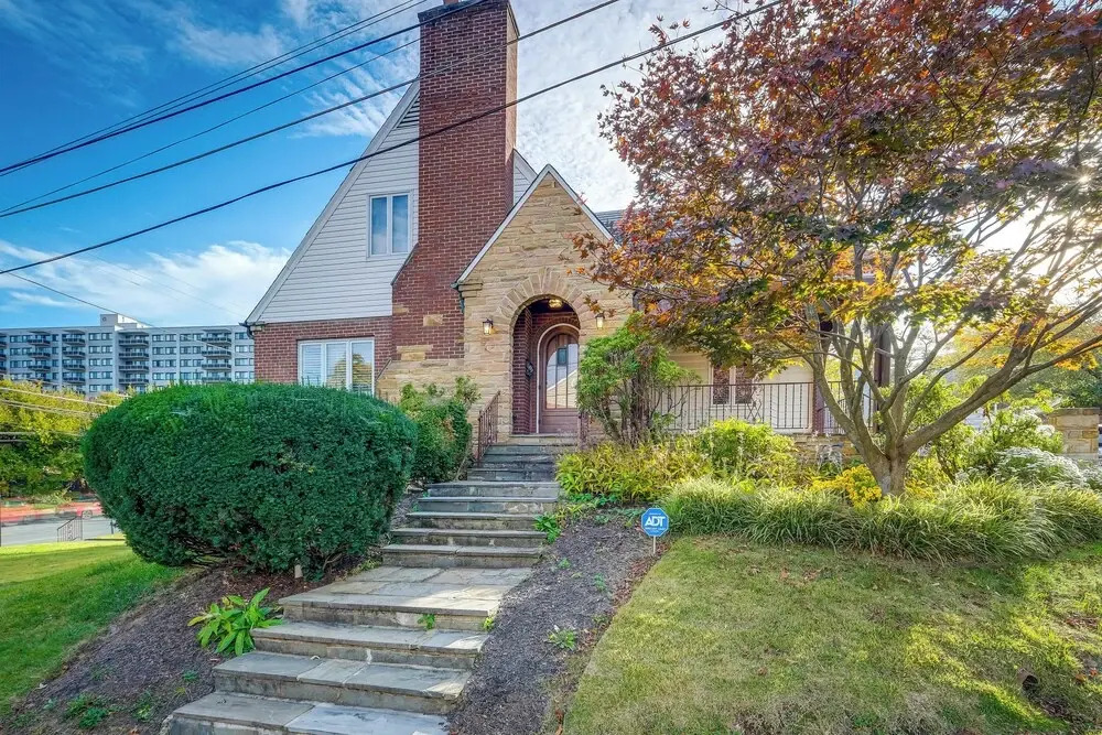 Silver Springs Home: Walk to Downtown!