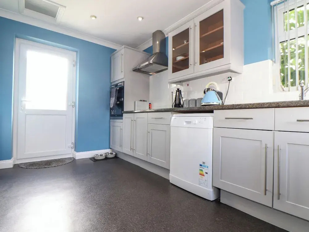 Flat 1 Niles Place