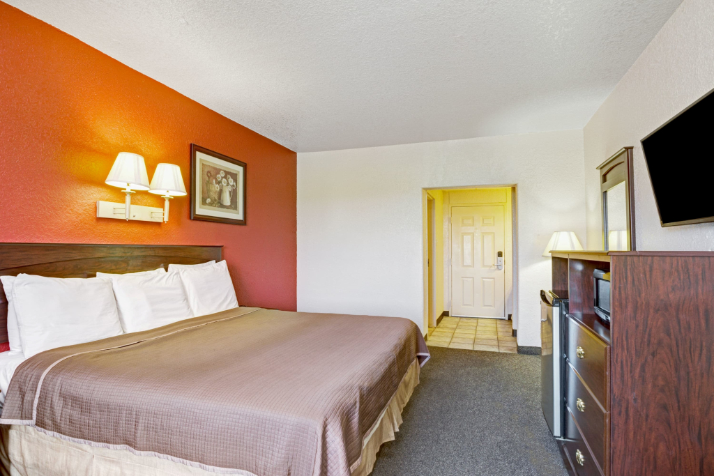 Ramada Limited by Wyndham, Bloomington I-55 & I-74 IL