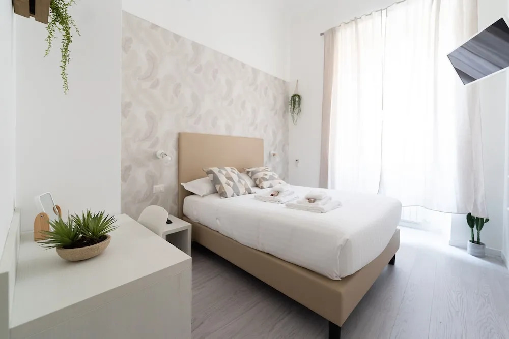 White Gioberti Apartments