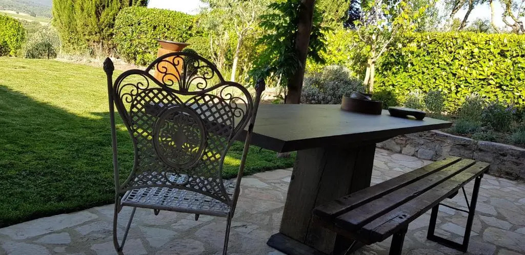 Luxury Serviced Cottage in a Historical Chianti Borgo