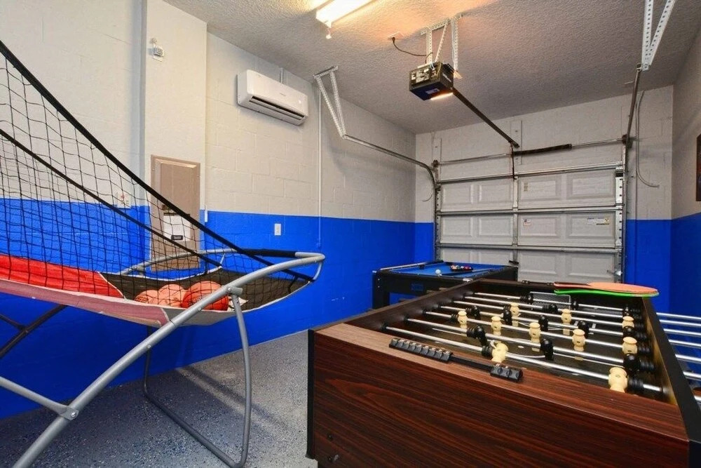 Close To Clubhouse, Pool & Jucuzzi-7031sr 6 Bedroom Home by RedAwning