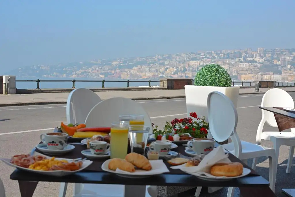 Partenope Relais