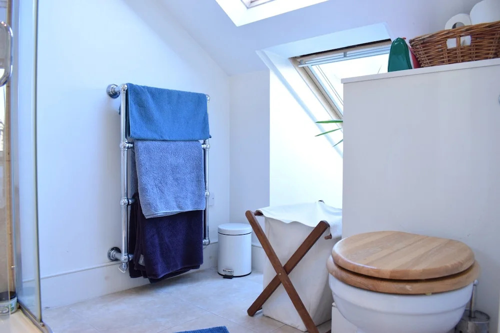 2 Bedroom Apartment With Garden in Shepherds Bush