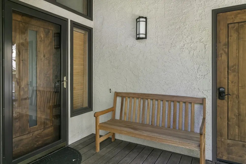 188 Ridgepoint 3 Bedroom Townhouse by RedAwning