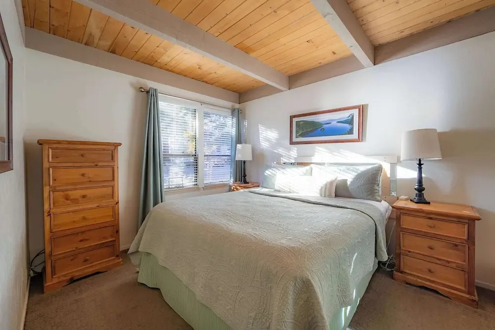 Creekside Chalet, Stay for 6