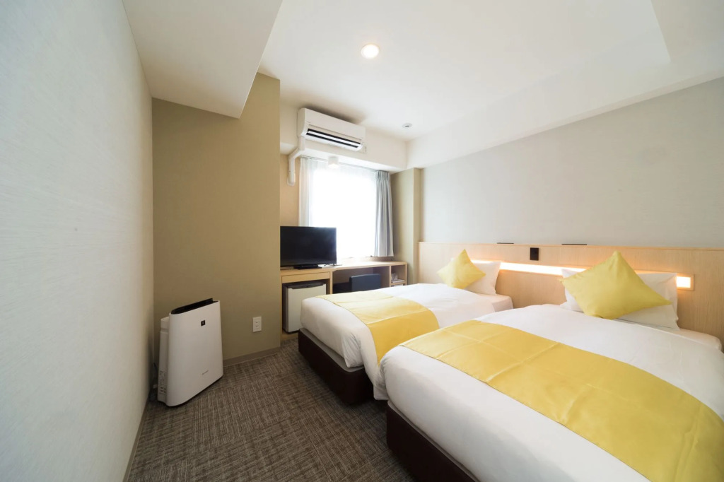 Shinsaibashi-Higashi Crystal Hotel