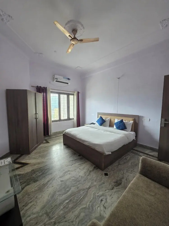 Siddhi Vinayak Hotel And Banquet
