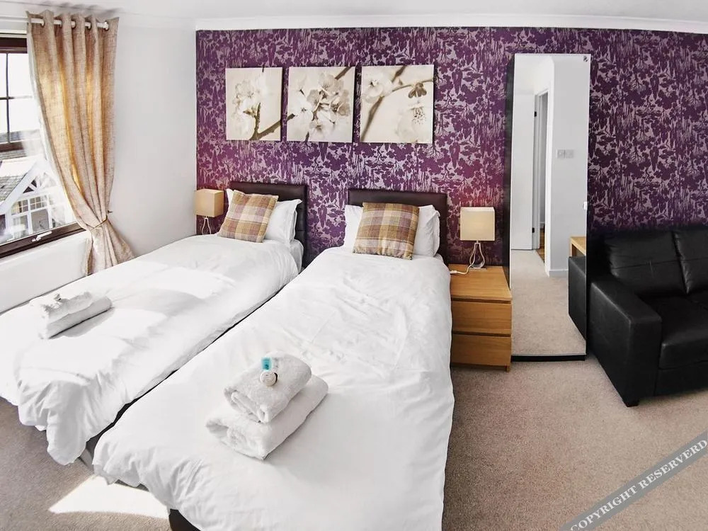 Thistle Apartments - Rose Apartment